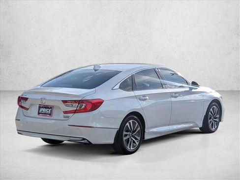 Used 2019 Honda Accord Touring image 4