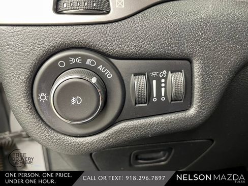 Used 2021 Jeep Cherokee Latitude Lux w/ Sun & Sound Group image 26