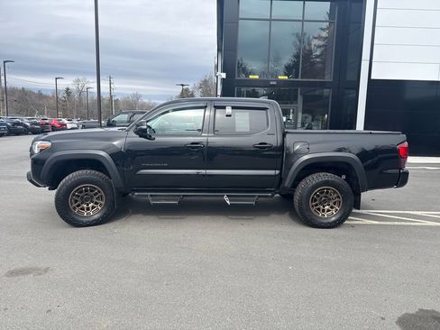 Used 2023 Toyota Tacoma Trail Edition w/ Trail Edition image 2