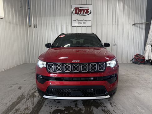 Used 2025 Jeep Compass Limited w/ Elite Group AWD/4WD image 17