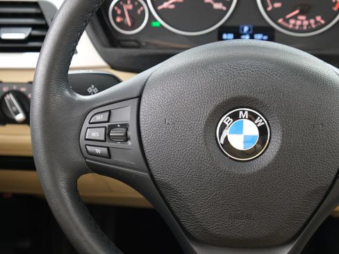 Used 2018 BMW 320i xDrive Sedan w/ Convenience Package AWD/4WD image 11