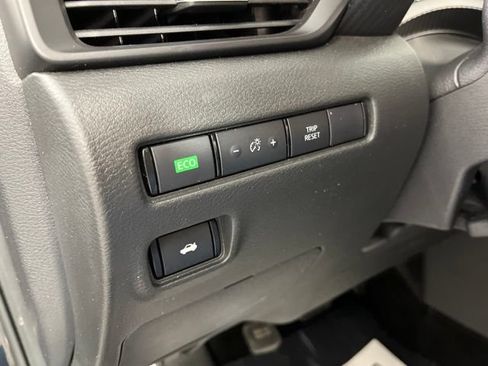 Used 2024 Nissan Sentra S FWD image 31