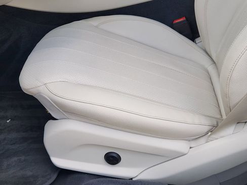 Used 2021 Mercedes-Benz E 350 Sedan image 24