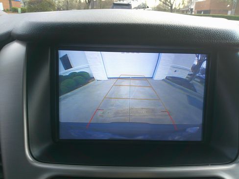 Used 2018 GMC Yukon SLT image 24