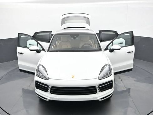 Certified 2021 Porsche Cayenne Coupe AWD/4WD image 32