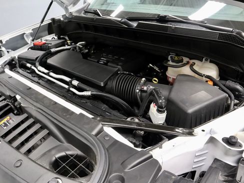 Used 2023 Chevrolet Silverado 1500 LT AWD/4WD image 18
