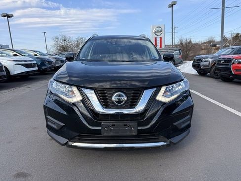 Certified 2019 Nissan Rogue SV image 3