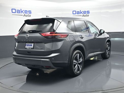 Used 2025 Nissan Rogue SL FWD image 8