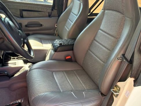 Used 1997 Jeep Wrangler SE AWD/4WD image 21