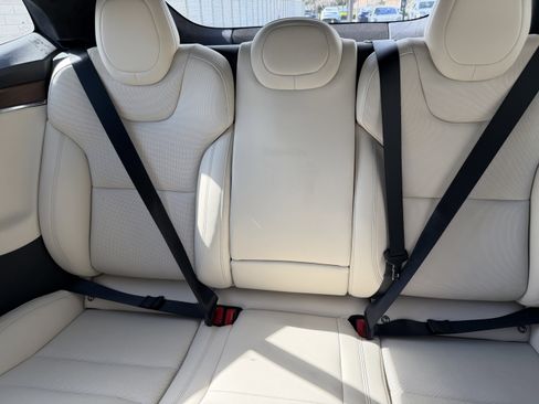 Used 2022 Tesla Model S image 16