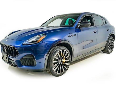 Used 2025 Maserati Grecale Modena image 2
