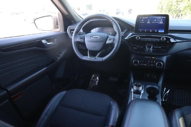 Certified 2025 Ford Escape ST-Line AWD/4WD image 22