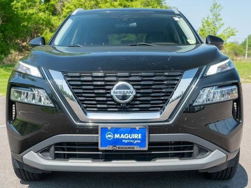 Used 2021 Nissan Rogue SV w/ Premium Package AWD/4WD image 3