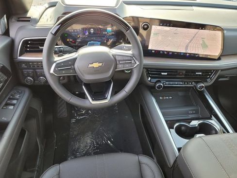 New 2026 Chevrolet Suburban High Country image 9