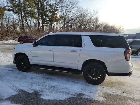 Used 2023 Chevrolet Suburban High Country image 45