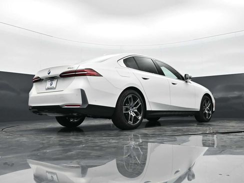 New 2026 BMW 530i w/ Convenience Package RWD image 26