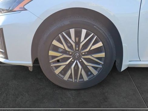 Used 2023 Nissan Altima 2.5 SV AWD/4WD image 9