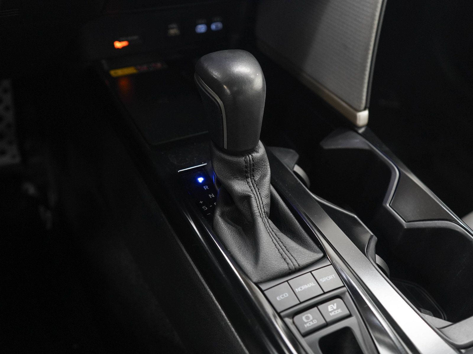 Used 2025 Toyota Camry SE w/ Multimedia Upgrade Package FWD image 21