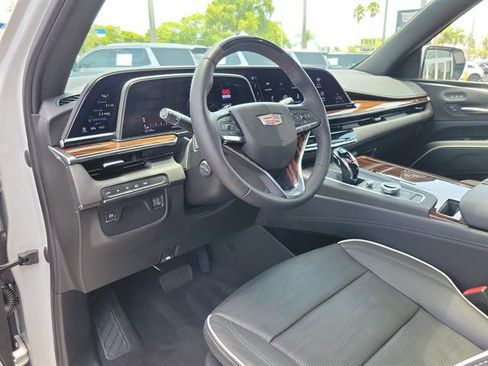 Certified 2023 Cadillac Escalade Premium Luxury AWD/4WD image 59