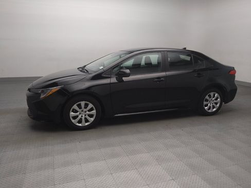 Used 2025 Toyota Corolla LE FWD image 2