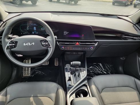 Used 2023 Kia Niro EX Touring FWD image 28
