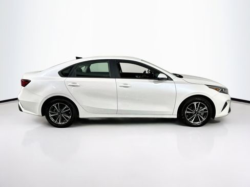 Used 2024 Kia Forte LXS w/ LXS Technology Package image 4