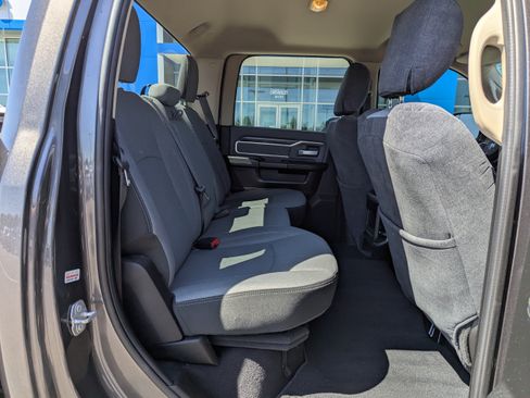 Used 2020 RAM 2500 Big Horn w/ Level 1 Equipment Group AWD/4WD image 37