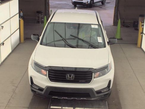 Used 2023 Honda Ridgeline Sport image 2