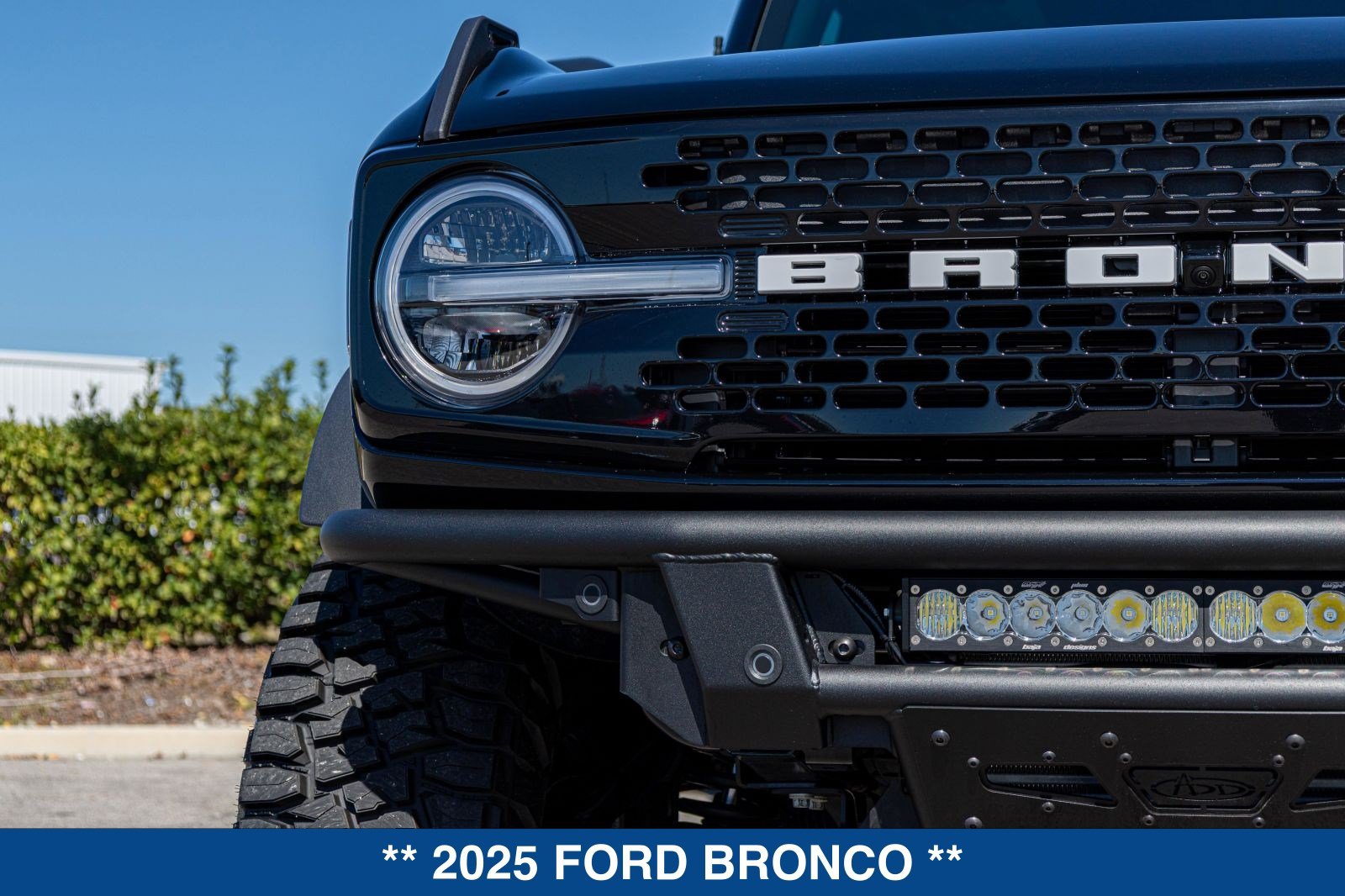 Used 2025 Ford Bronco Badlands AWD/4WD image 12