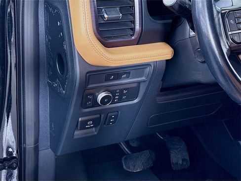 Used 2022 Ford Expedition Max Platinum image 4