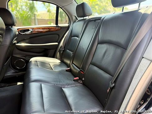 Used 2004 Jaguar XJ8 image 31
