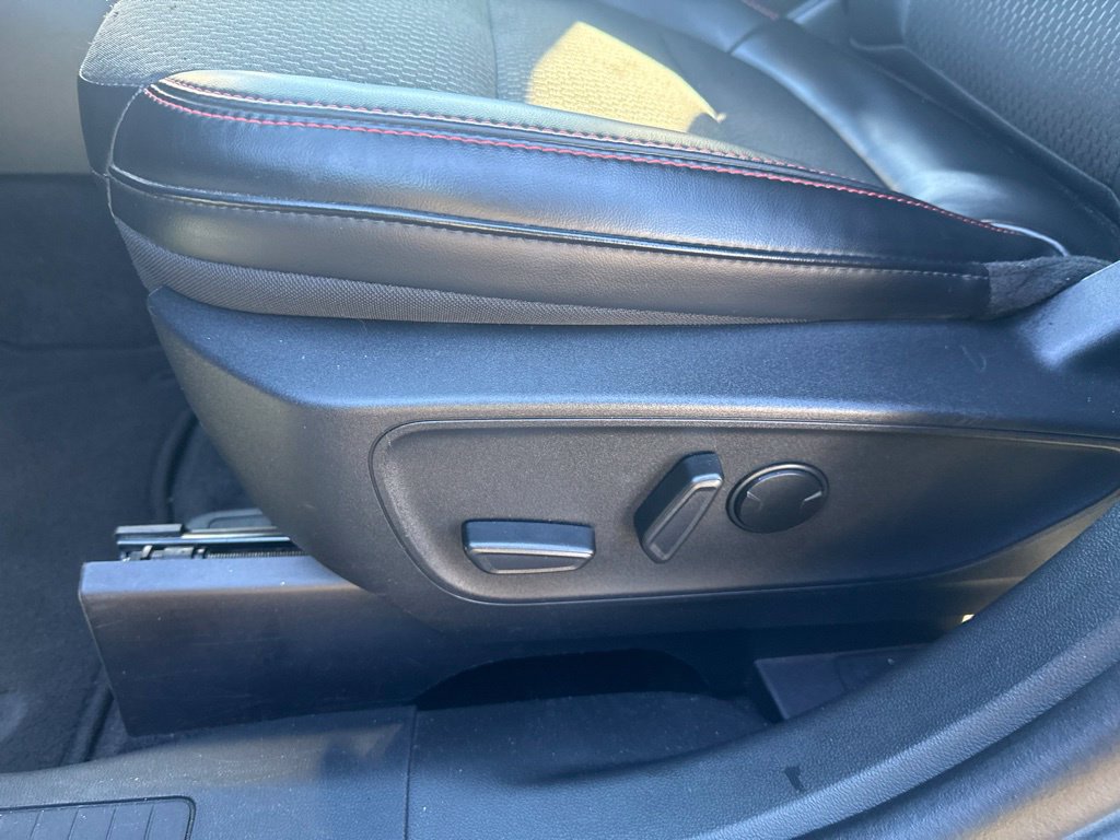 Used 2025 Ford Escape ST-Line Select AWD/4WD image 12