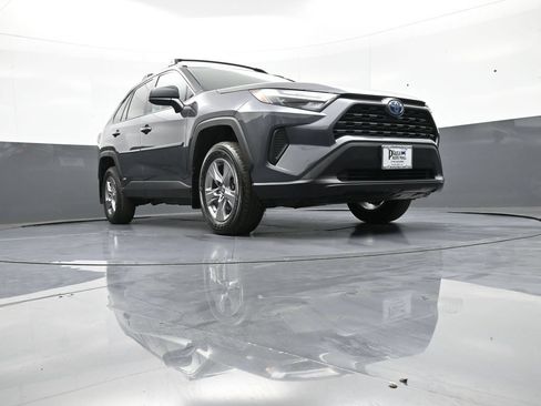 Used 2024 Toyota RAV4 LE AWD/4WD image 27