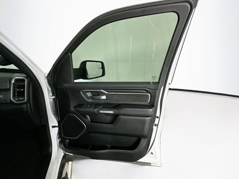 Used 2023 RAM 1500 Laramie AWD/4WD image 31