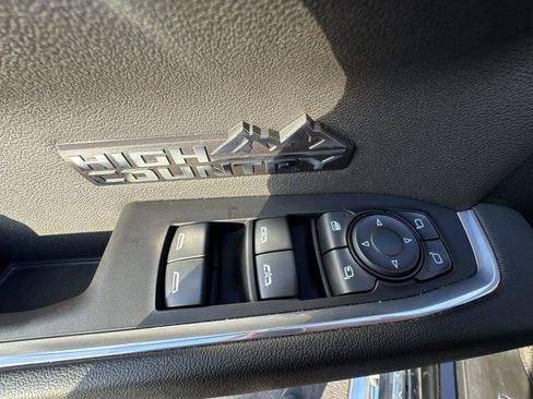 Used 2024 Chevrolet Silverado 1500 High Country w/ Technology Package image 13