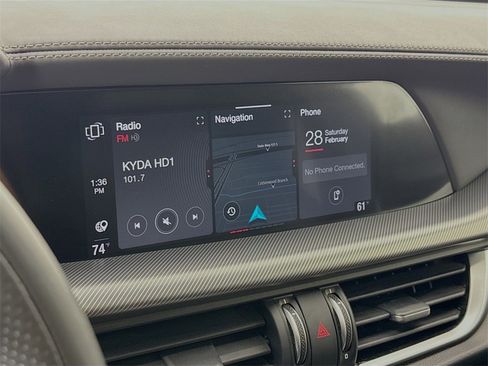 Used 2023 Alfa Romeo Stelvio Veloce image 18