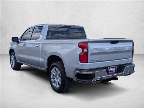 Used 2022 Chevrolet Silverado 1500 LTZ w/ Z71 Off-Road Package AWD/4WD image 8