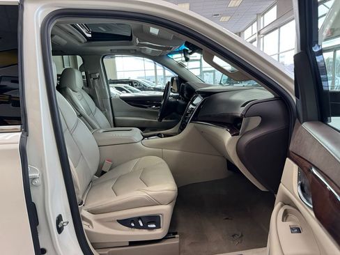 Used 2015 Cadillac Escalade ESV Premium AWD/4WD image 16