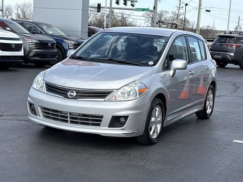 Used 2010 Nissan Versa SL w/ Premium Pkg image 11