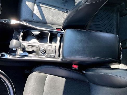 Used 2023 Kia Sorento S w/ Panoramic Sunroof Package AWD/4WD image 15