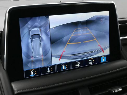 Used 2021 Chevrolet Tahoe Z71 w/ Z71 Off-Road Package image 23