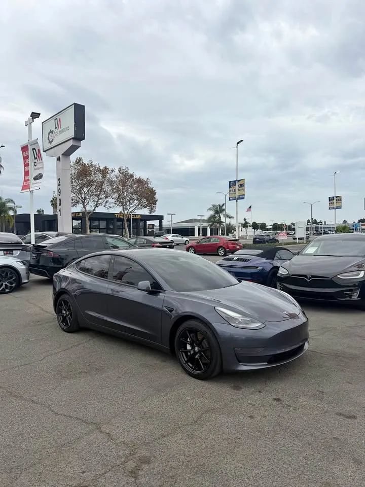 Used 2021 Tesla Model 3 Long Range AWD/4WD image 2