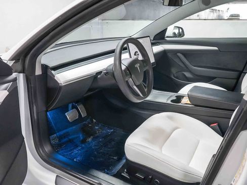 Used 2021 Tesla Model 3 Long Range image 17