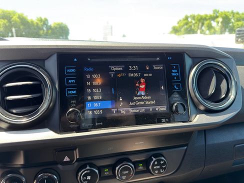 Used 2019 Toyota Tacoma TRD Off-Road AWD/4WD image 20
