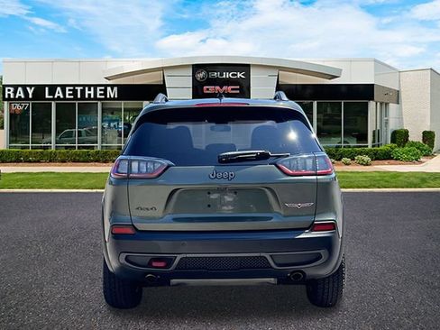 Used 2019 Jeep Cherokee Trailhawk w/ Cold Weather Group AWD/4WD image 4