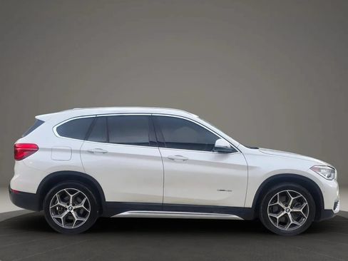 Used 2017 BMW X1 sDrive28i FWD image 2