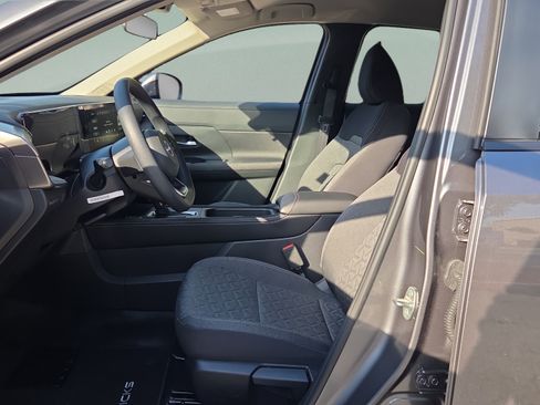 Used 2025 Nissan Kicks SV AWD/4WD image 10
