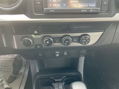 Certified 2018 Toyota Tacoma SR5 image 18