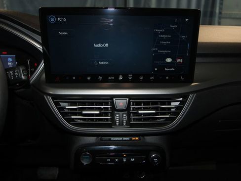 Used 2025 Ford Escape SE w/ Class II Trailer Tow Package image 17