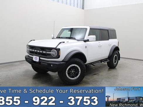 Certified 2023 Ford Bronco Outer Banks w/ Sasquatch Package AWD/4WD image 1